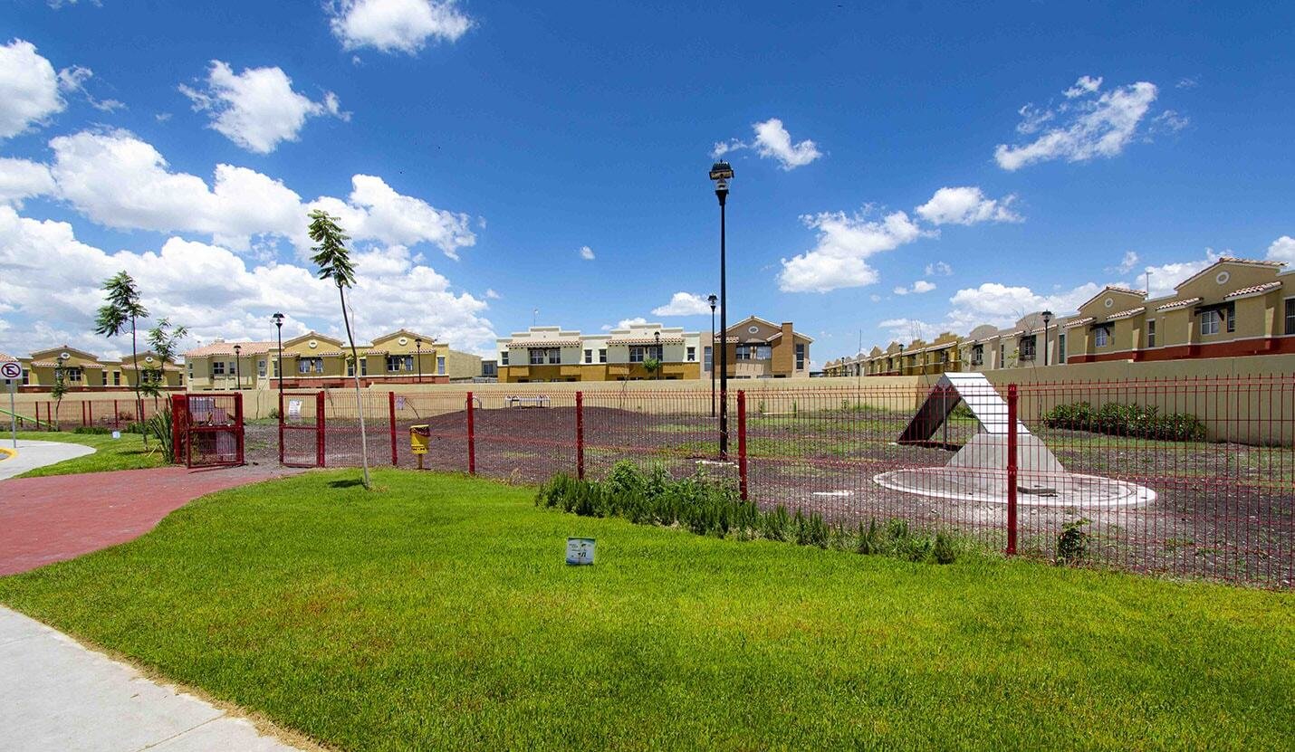 real-solare-amenidades-dog-park